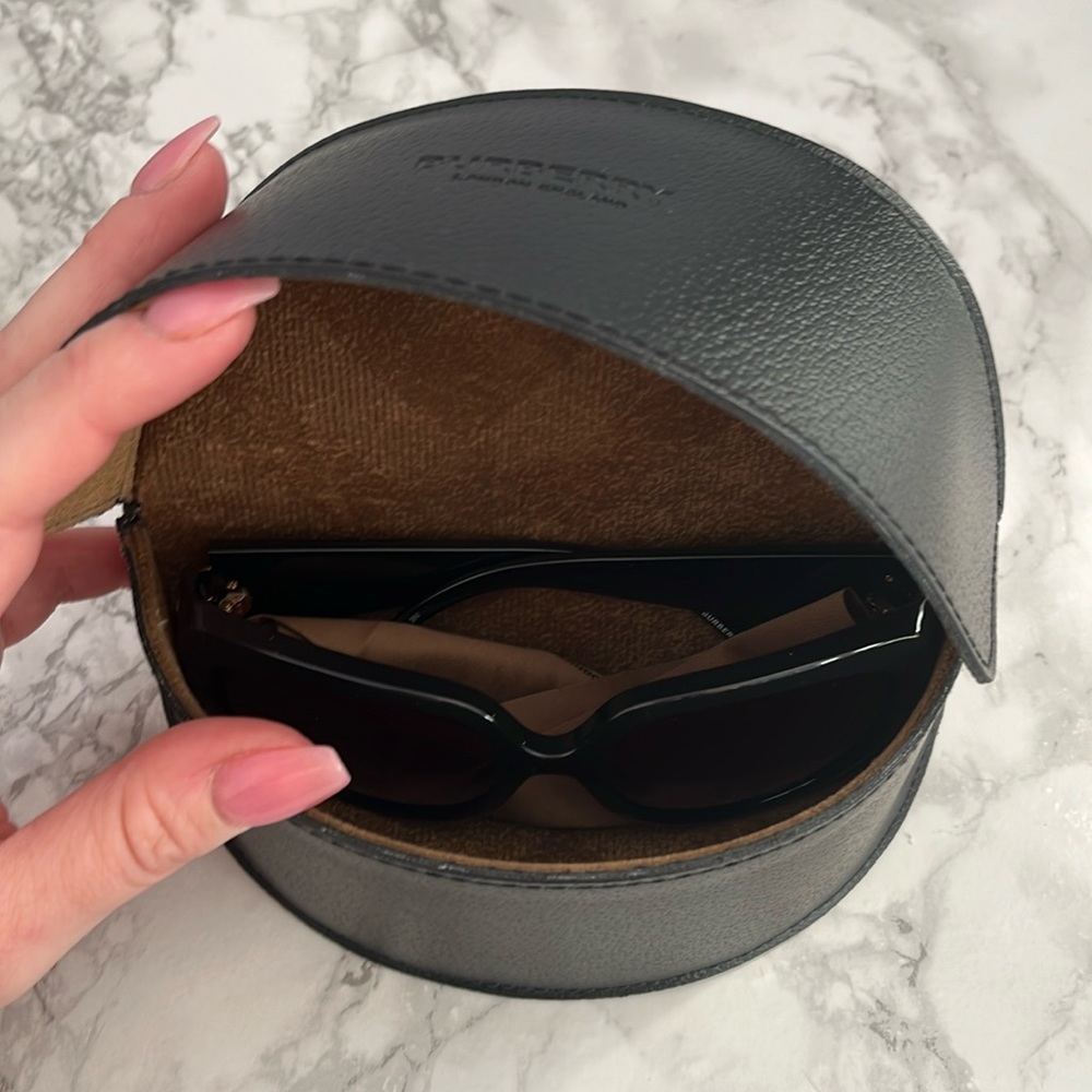 Burberry Sunglasses - Picture 7 of 10